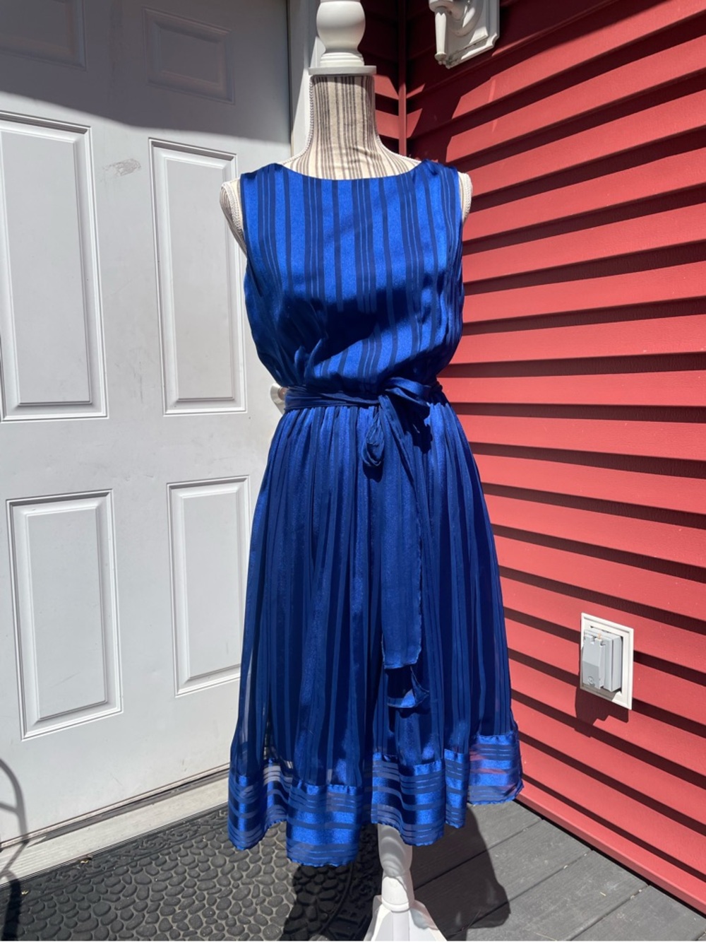 Luxe By Carmen Marc Valvo Cobalt Blue Sleeveless Chiffon Cocktail Dress 10